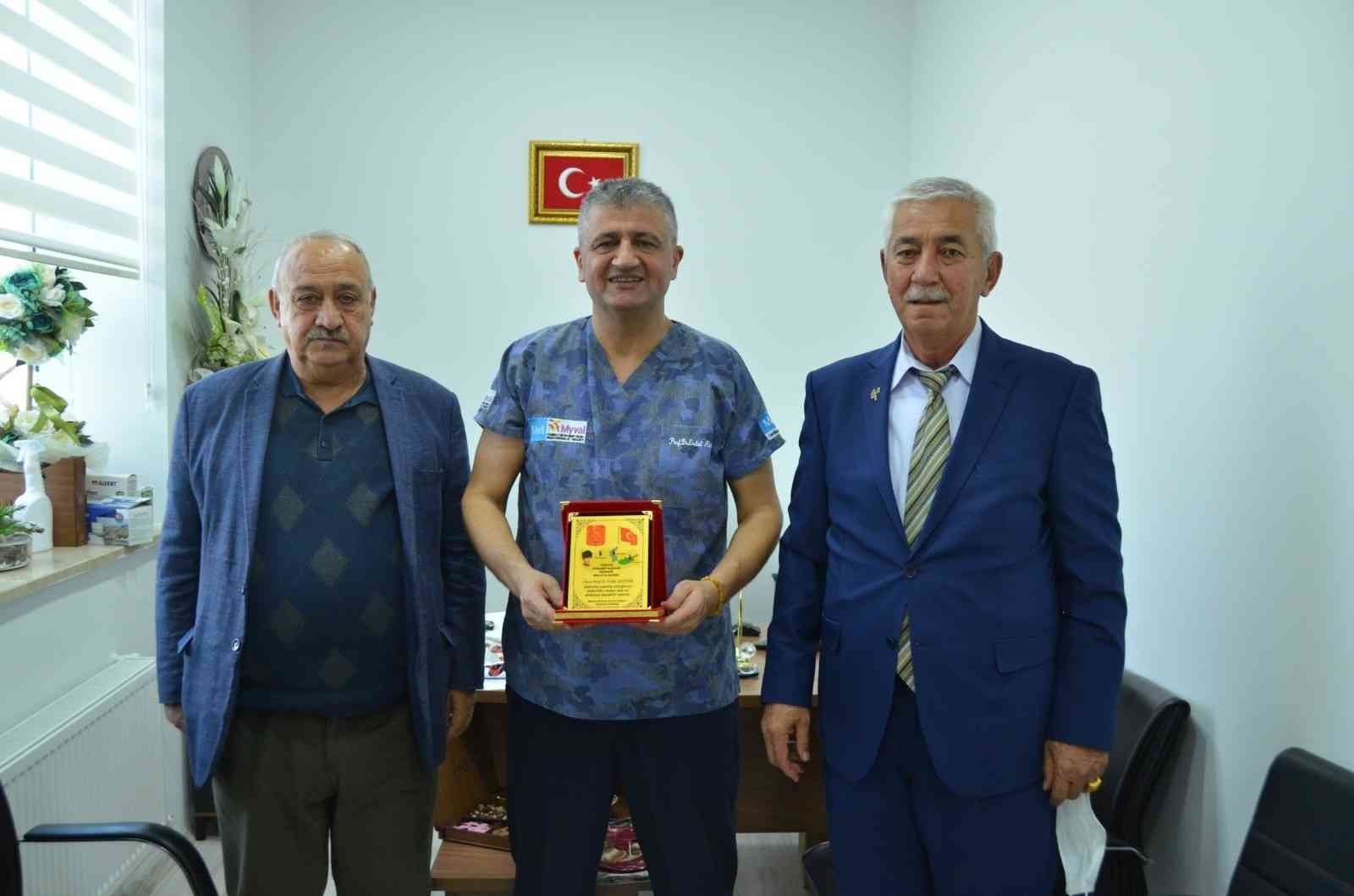 14 yıldır tam tıkalı olan kalp damarı başarılı bir operasyonla açıldı