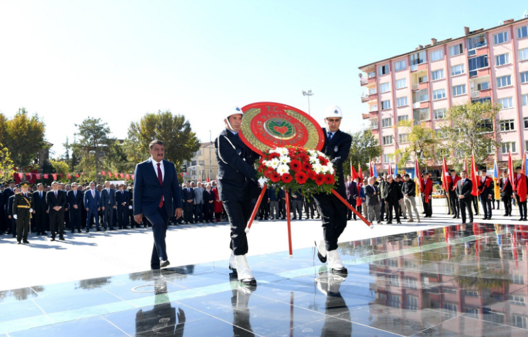 29 Ekim Kutlamaları Yeni Meydanda Başladı