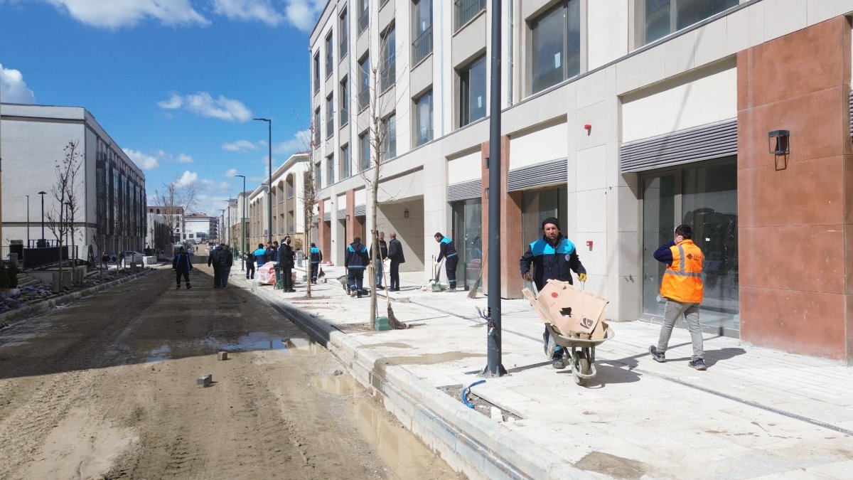 AKPINAR ÇARŞISI’NDA TEMİZLİK ÇALIŞMALARI BAŞLADI