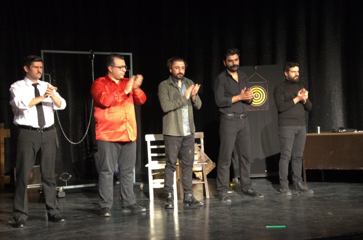 Büyükşehir Tiyatrosu, sahneye özgün bir eser kazandırdı  “BARIŞ RESSAMI” TAKDİR TOPLADI