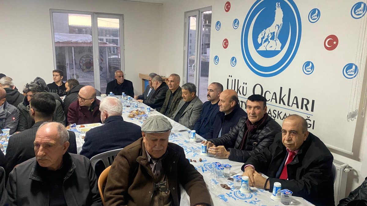Ülkü Ocakları’nda İlk İftarı Mehmet Fendoğlu Verdi