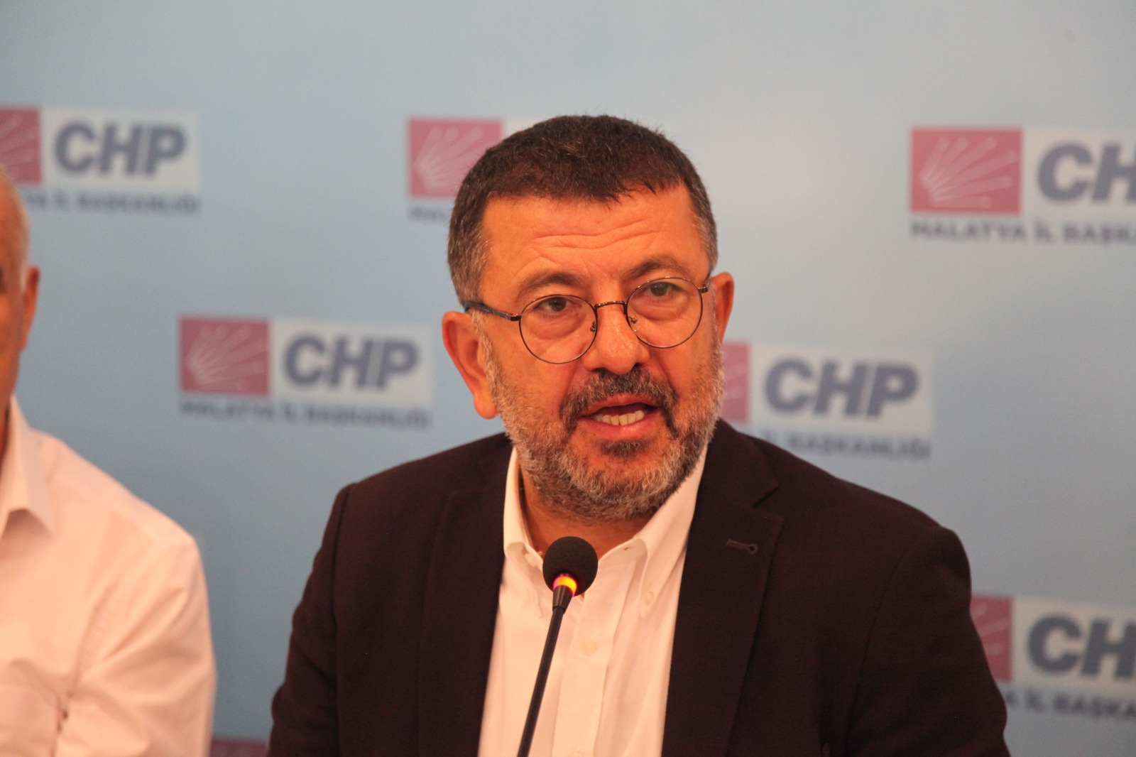 Ağbaba, "Bu Zamlar Asgari Ücretliye Dolaylı Yoldan Senin Çocuğun Okumasın Demektir"