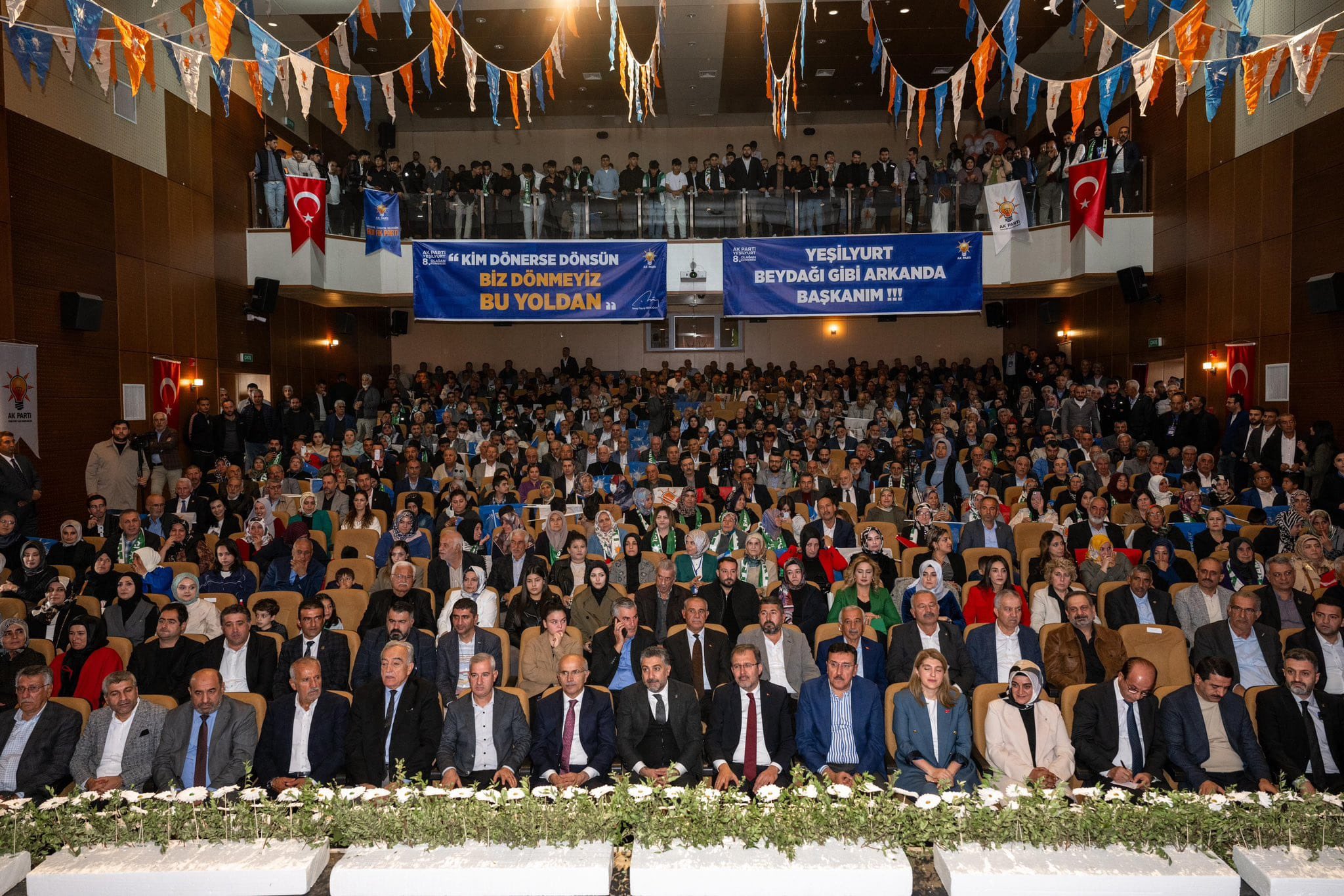 AK Parti Yeşilyurt Kongresi'nde Ramazan Yaylacı Yeniden Başkan Seçildi