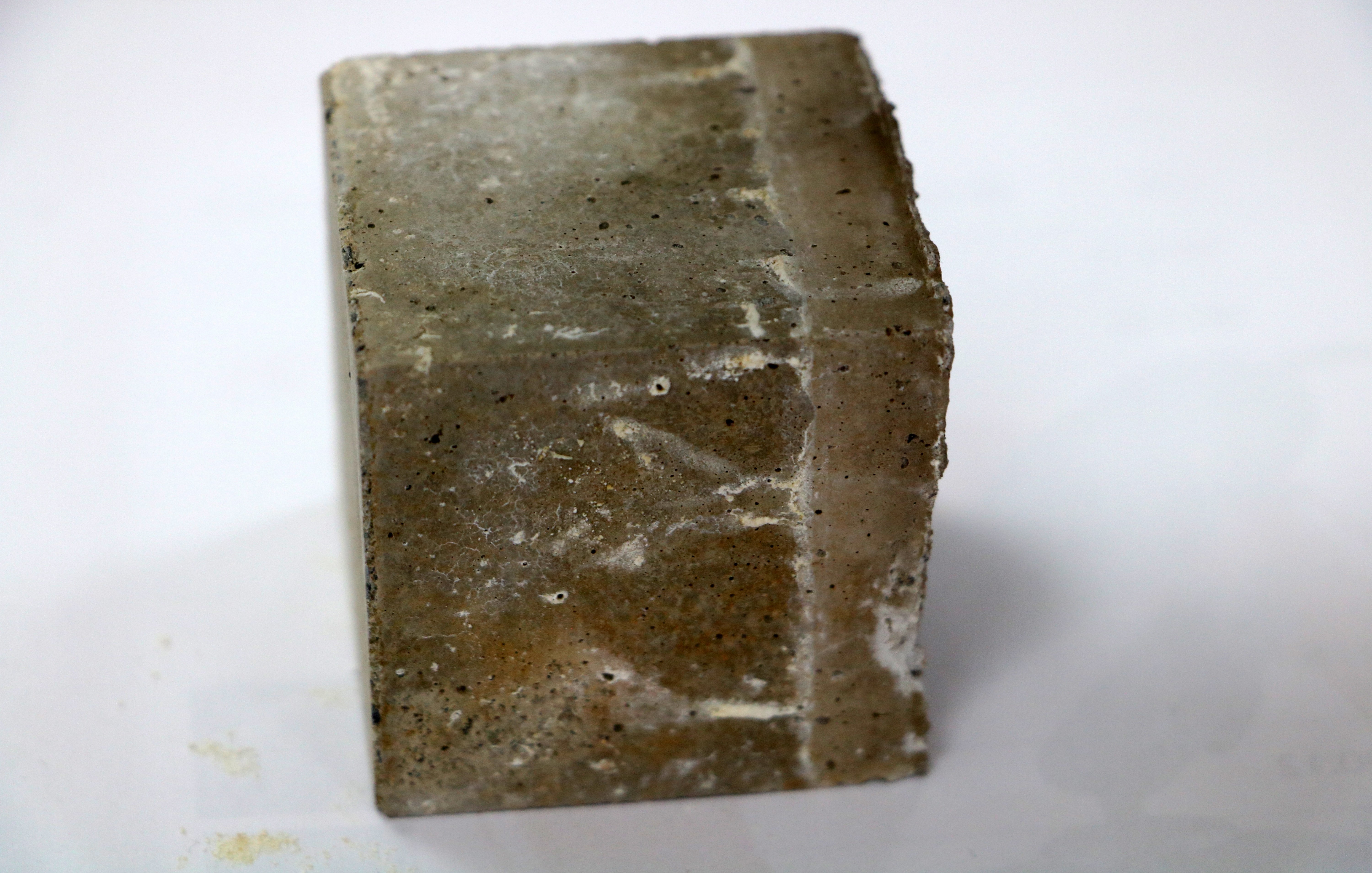 Araştırma görevlisinden, çimentosuz betonları bakteri yoluyla onaran buluş