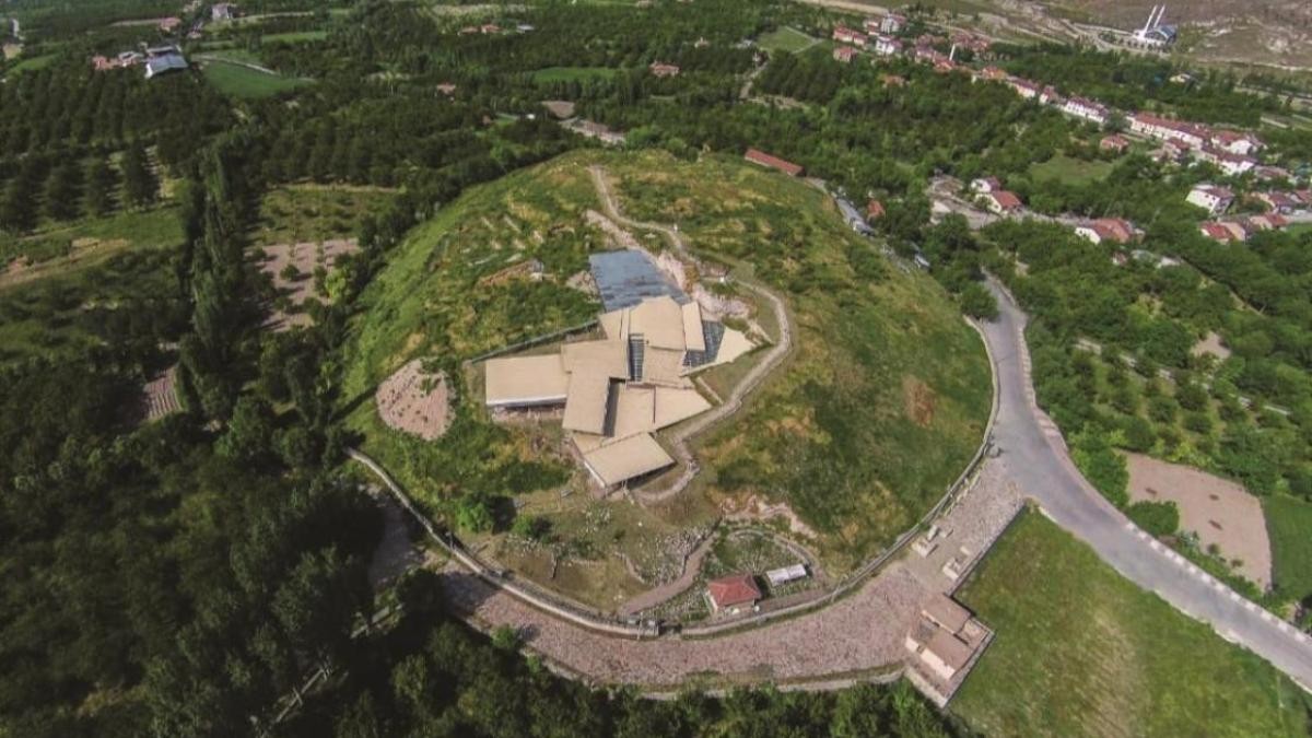 Arslantepe’ye yeni tabela