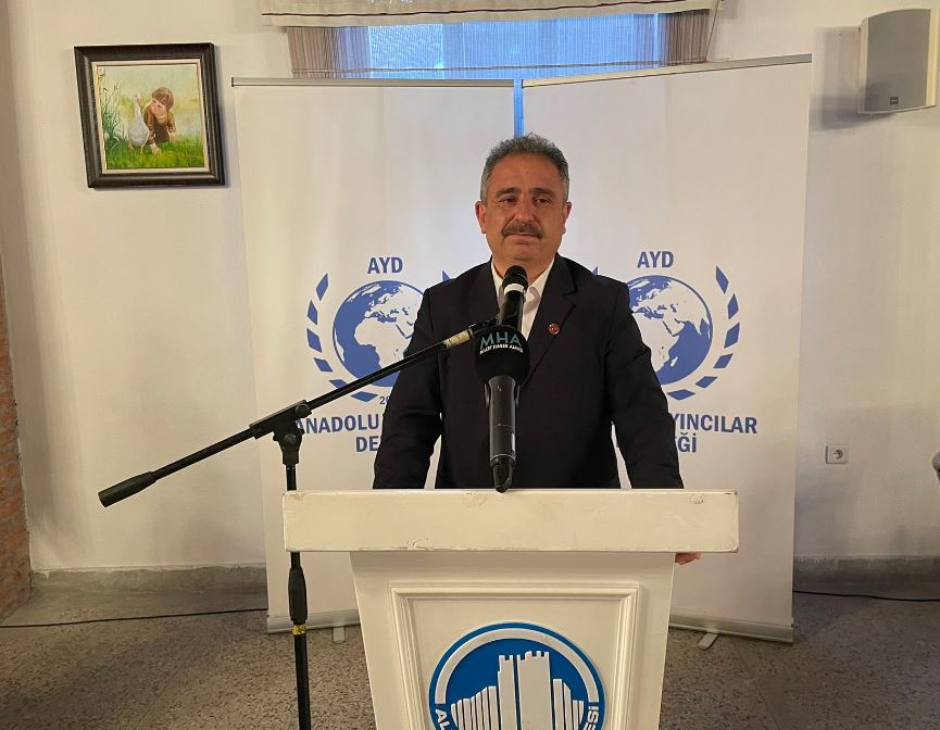 AYD'den Gazetecilere ve Depremzedelere İftar