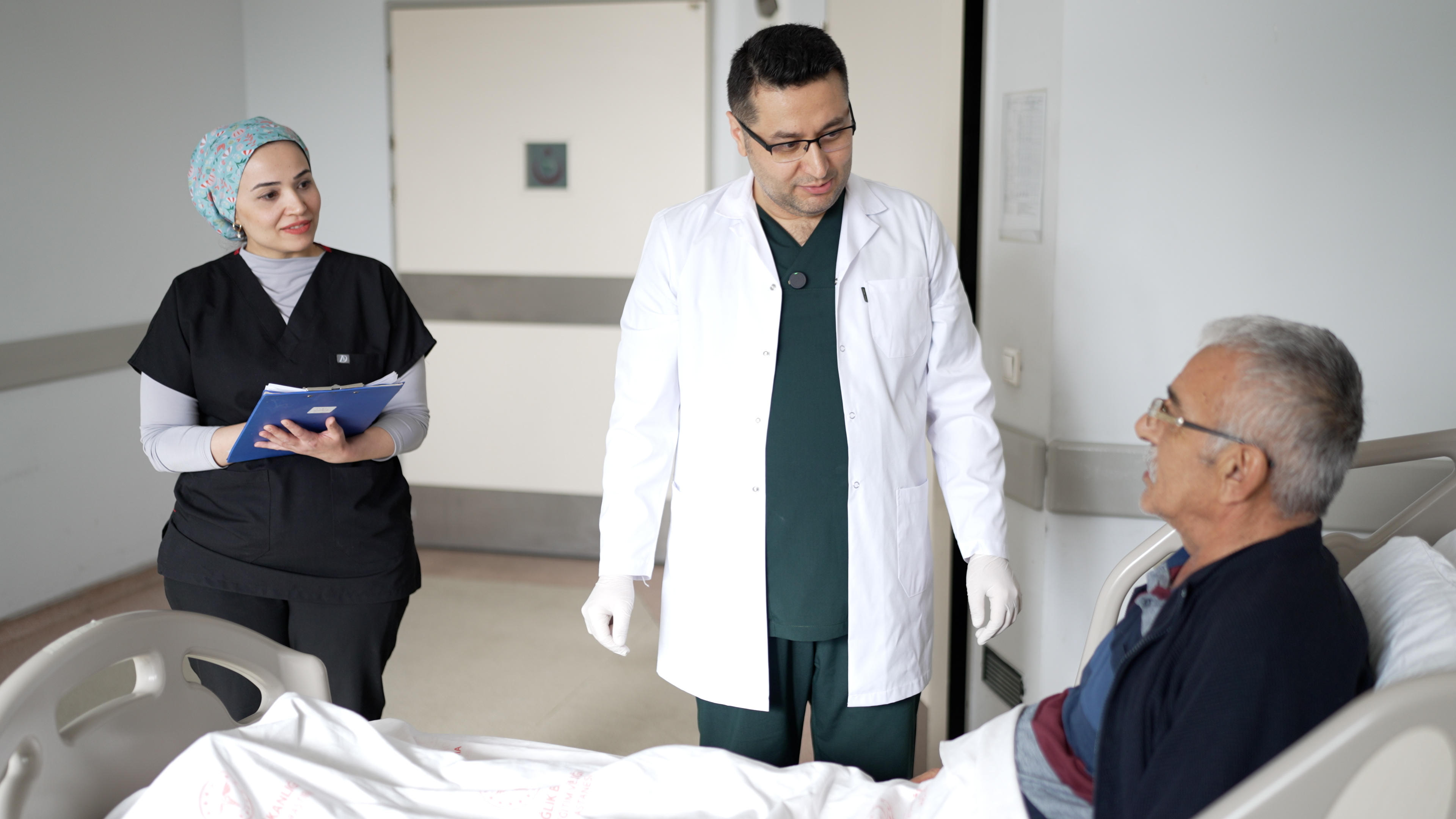 Bağırsak Kanserine Kapalı Ameliyatla Müdahale: MEAH’ta Hızlı İyileşme Dönemi