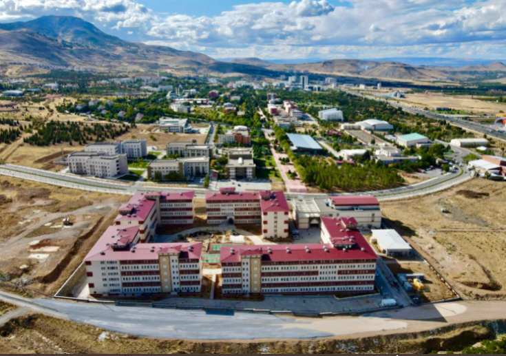 Bakan Kasapoğlu Müjdeyi Verdi "İlhan Akıncı Öğrenci Yurdu Kullanıma Hazır"