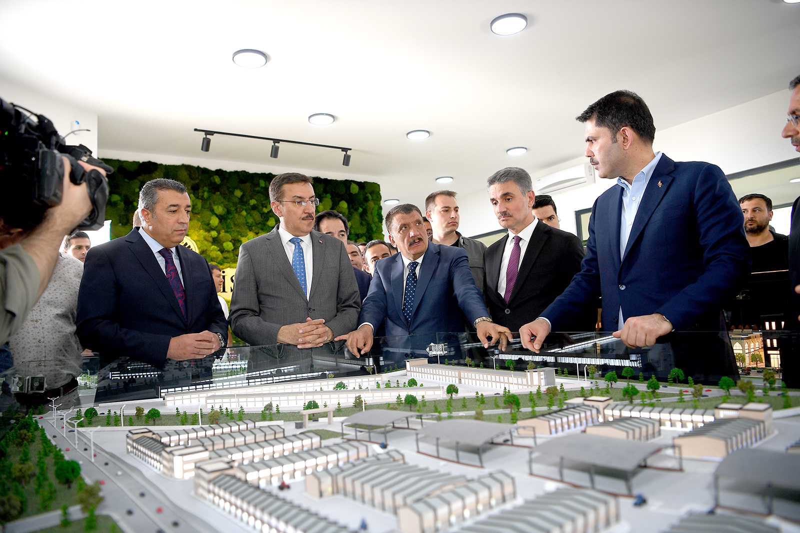 Bakan Kurum, "Dünya Kayısı Ticaret Merkezi Malatya'ya Hayırlı Olsun"