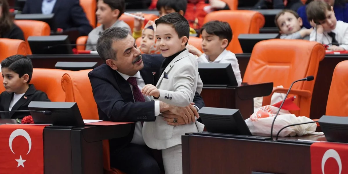 Bakan Tekin'in 23 Nisan Mesajı