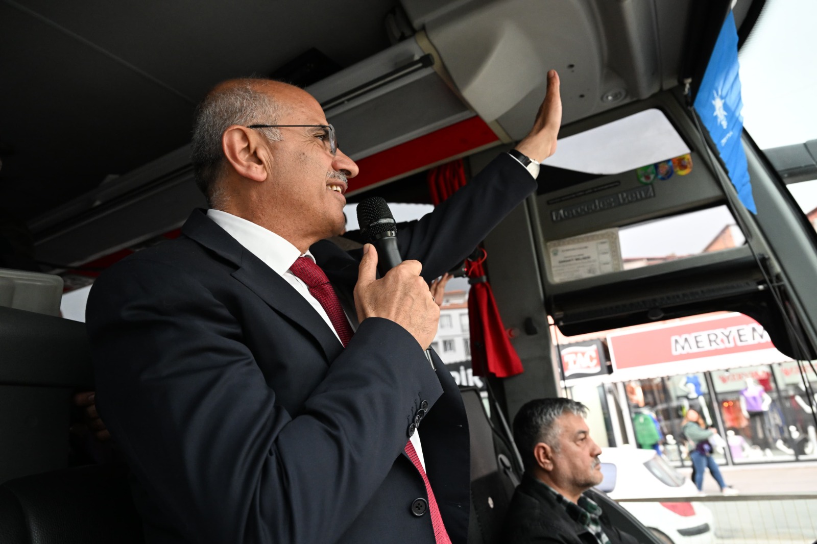 Başkan Adayı Er Seçim Gezilerini Sürdürüyor