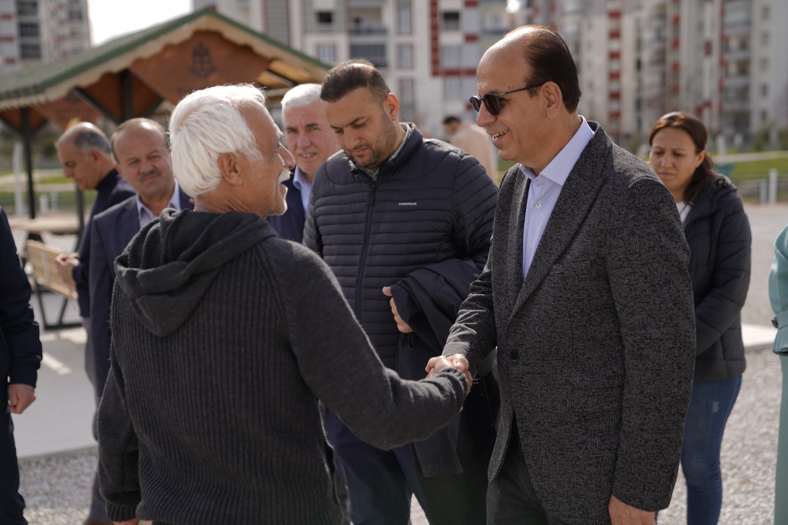 Başkan Adayı Geçit'ten Konteyner Kente Özel İlgi