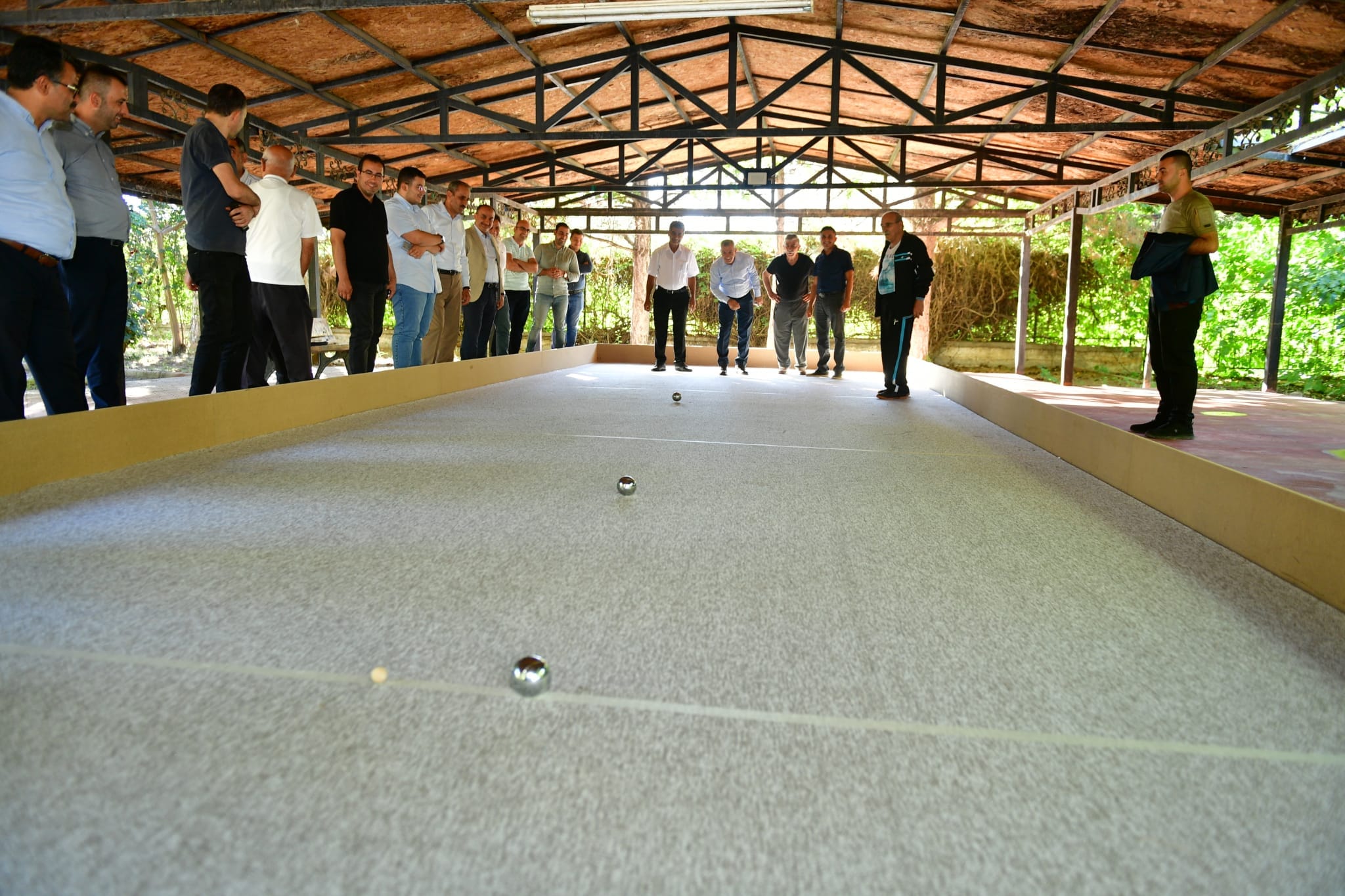 Başkan Çınar'dan Yaşlılara Bocce Sahası