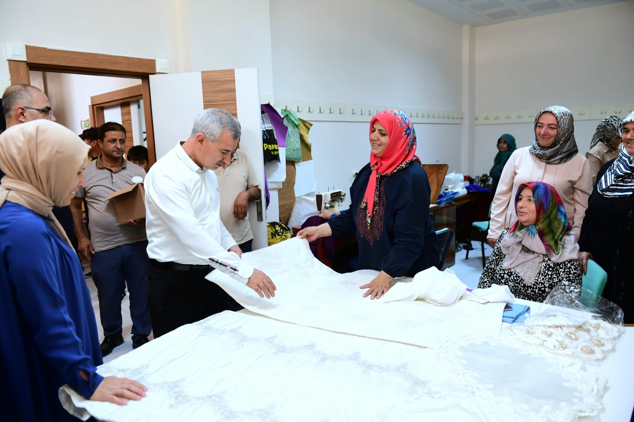 Başkan Çınar Gençlik Merkezindeki Çalışmaları İnceledi