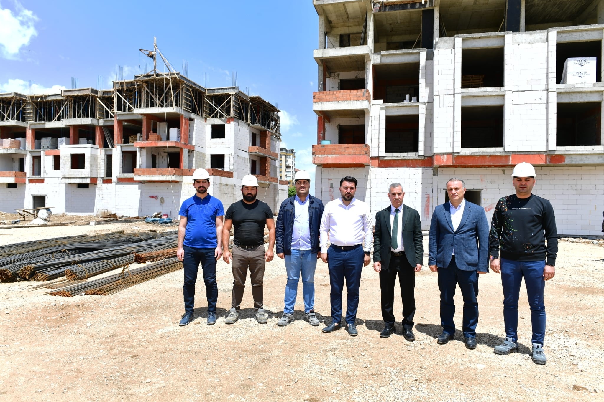 Başkan Çınar Turgut Özal Mahallesindeki Kentsel Dönüşüm Çalışmalarını inceledi