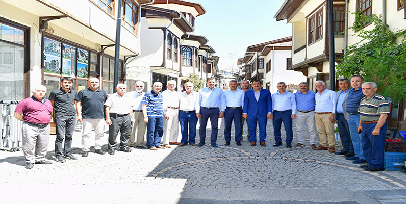 Başkan Çınar Yeşilyurt Konaklarında Özel Misafirlerini Ağırladı