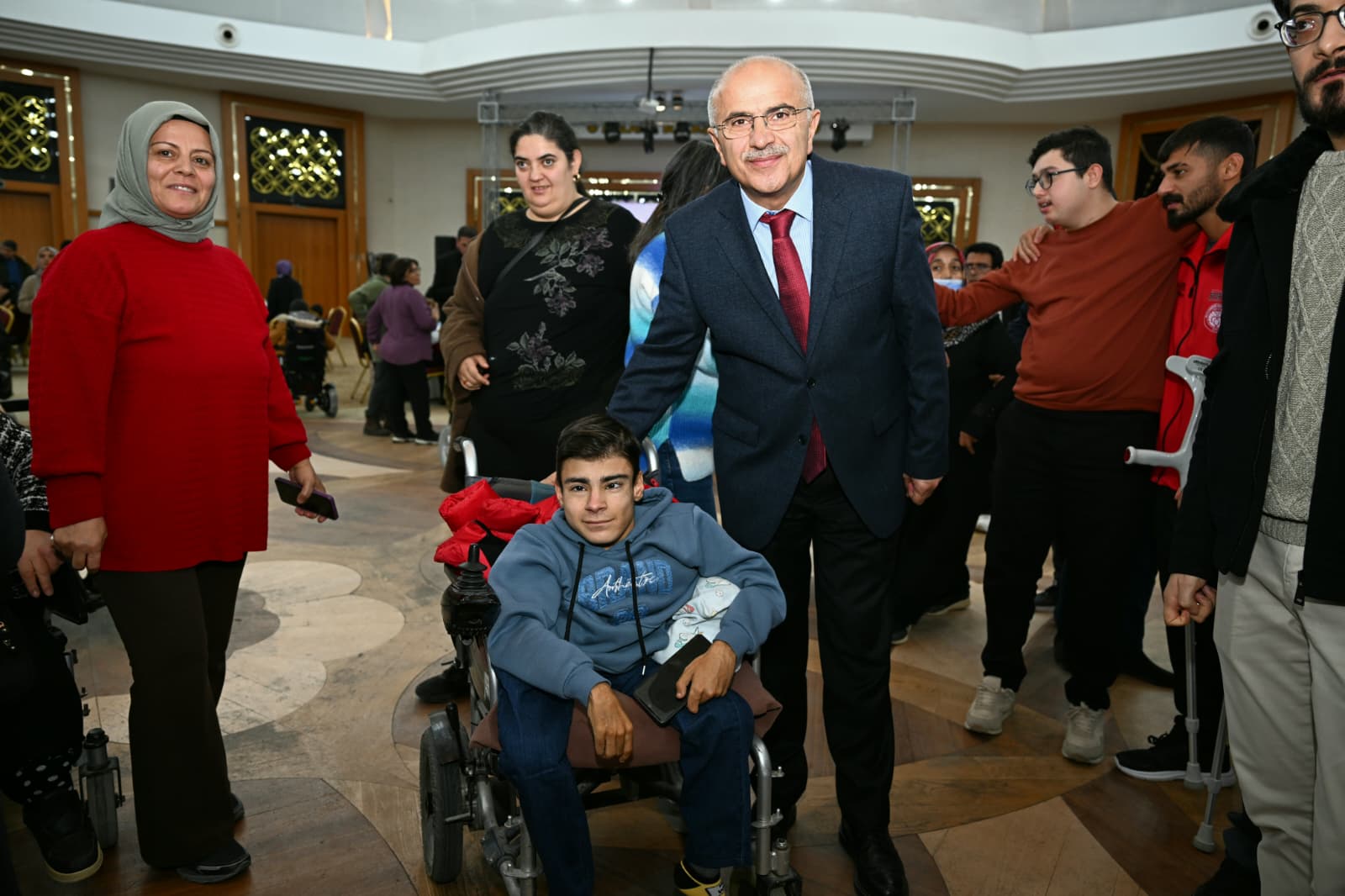 Başkan Er:  “ENGELLİ BİREYLERİMİZE HİZMET ETMEK