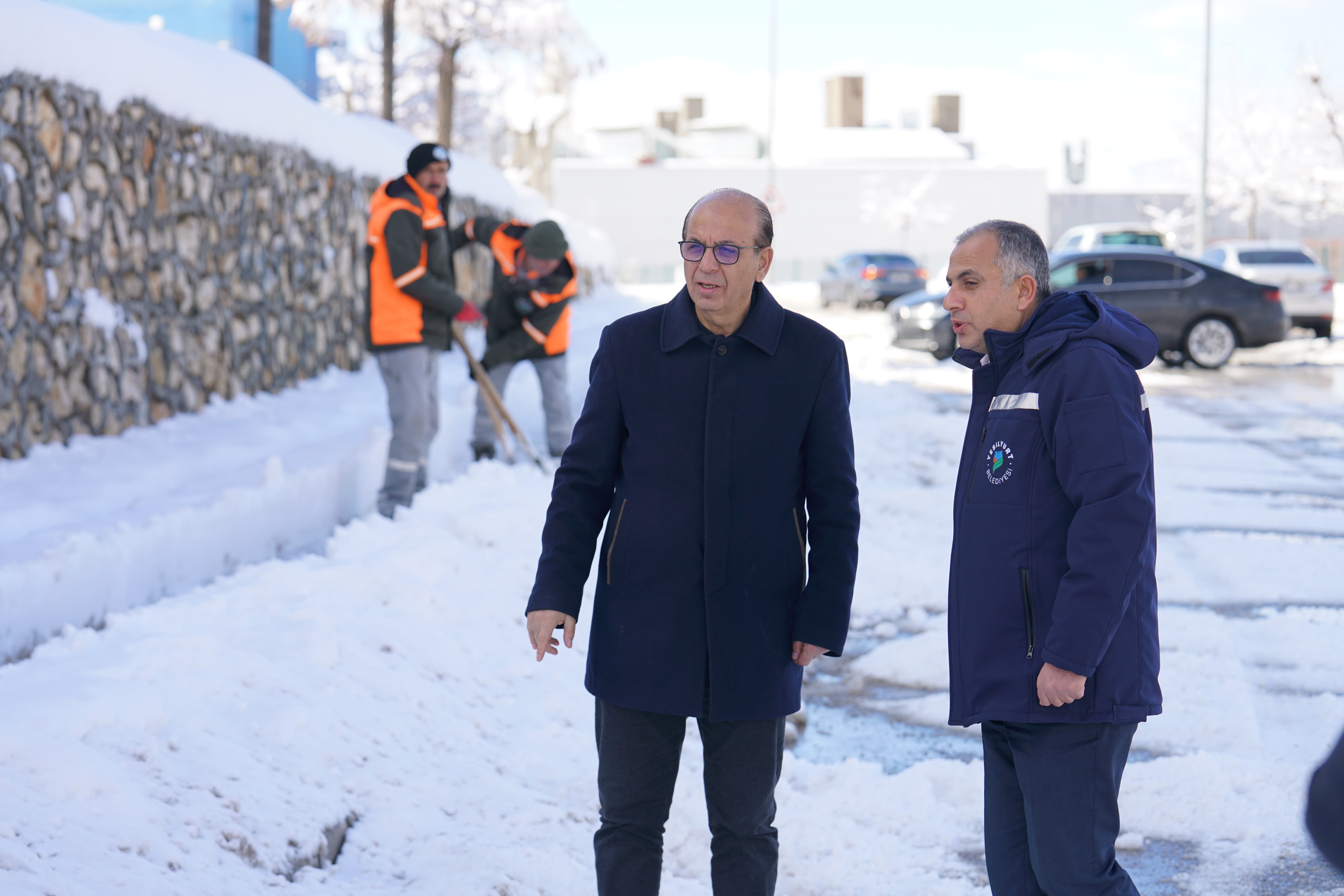 Başkan Geçit, Karla Mücadele Ekiplerini Ziyaret Etti