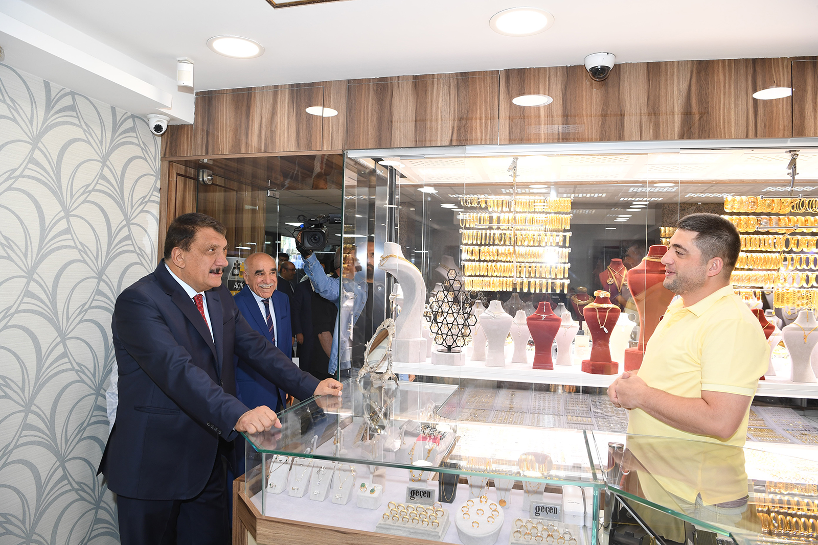 Başkan Gürkan'dan Kapalı Çarşı Esnafına Ziyaret