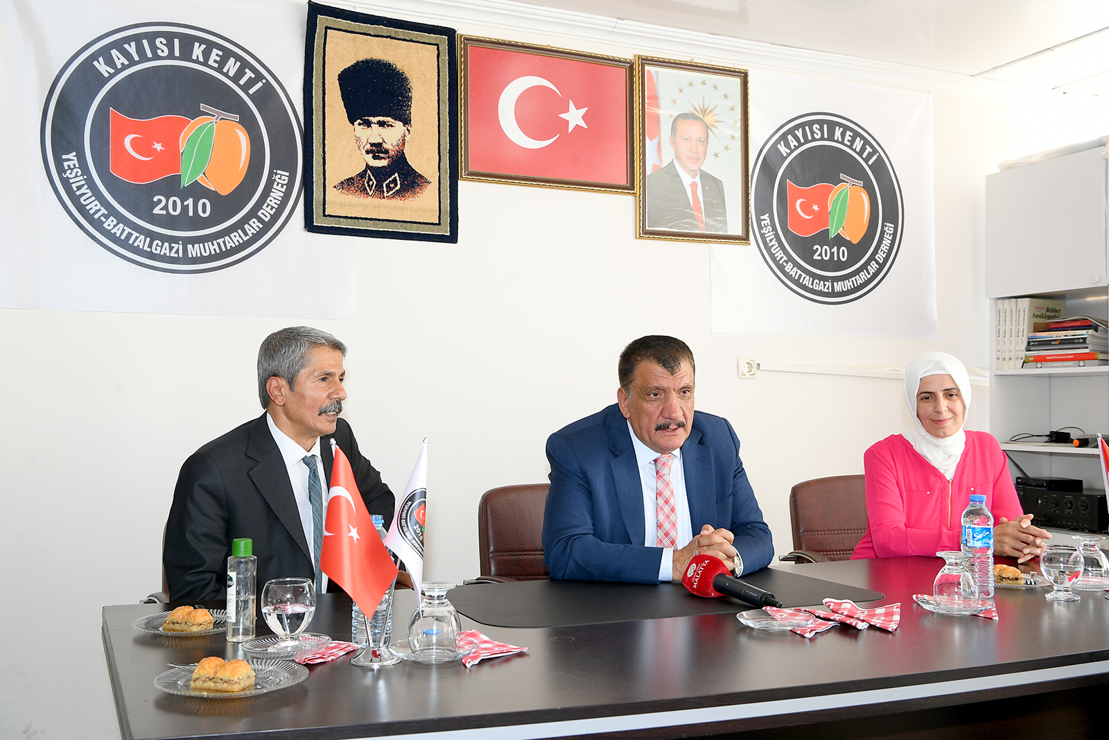 Başkan Gürkan'dan Kayısı Kent Muhtarlar Derneği’ne Ziyaret