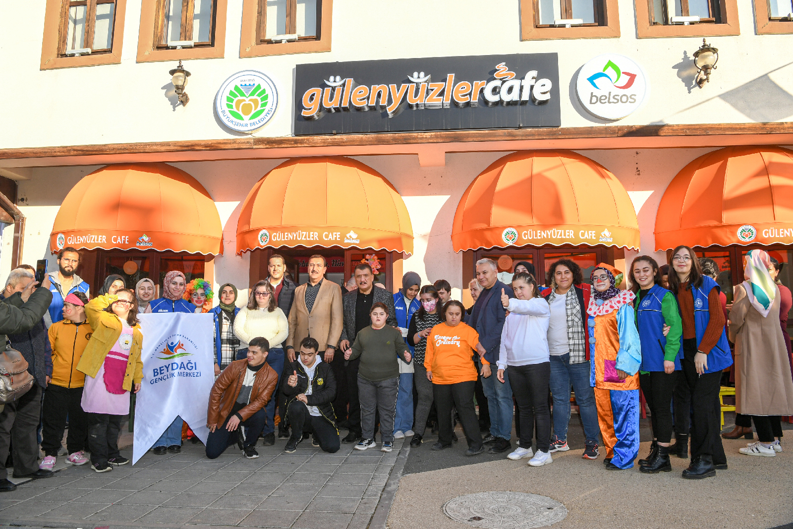 Başkan Gürkan Gülen Yüzler Kafesi Çalışanlarını Unutmadı