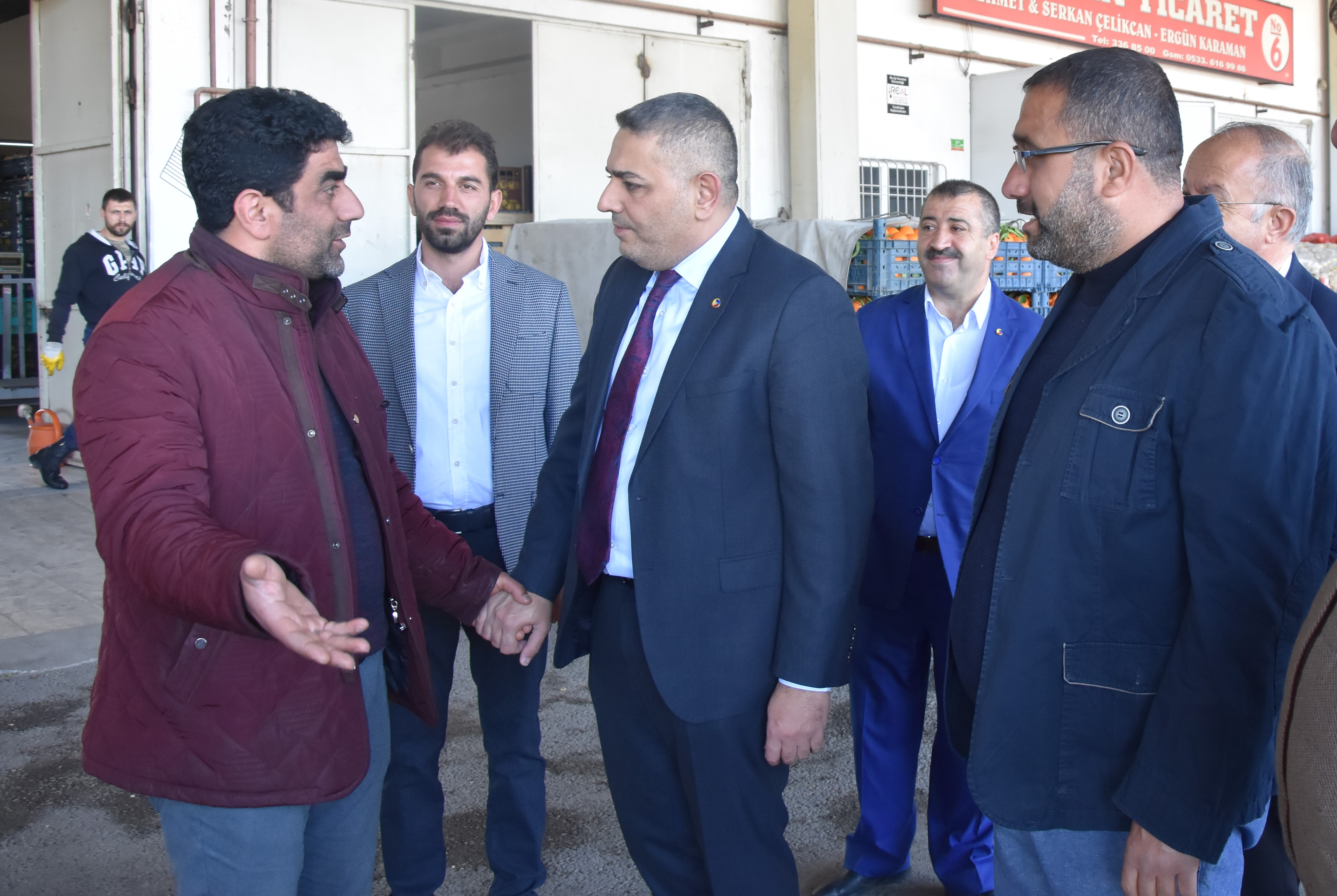 Başkan Sadıkoğlu Hal Esnafı İle Bir Araya Geldi