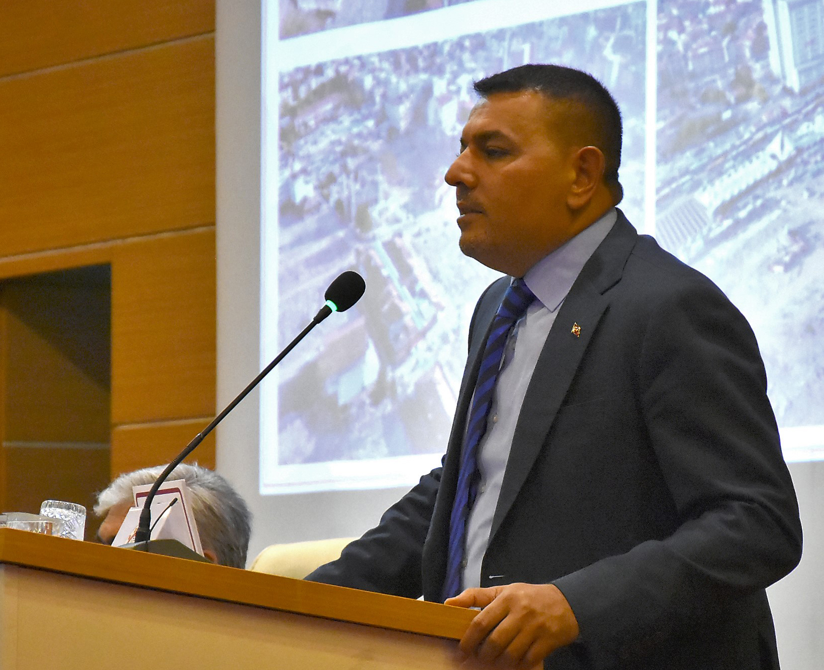 Başkan Sadıkoğlu: "Kışla Caddesi Esnafı Ticaretine Nerede Devam Edecek?"