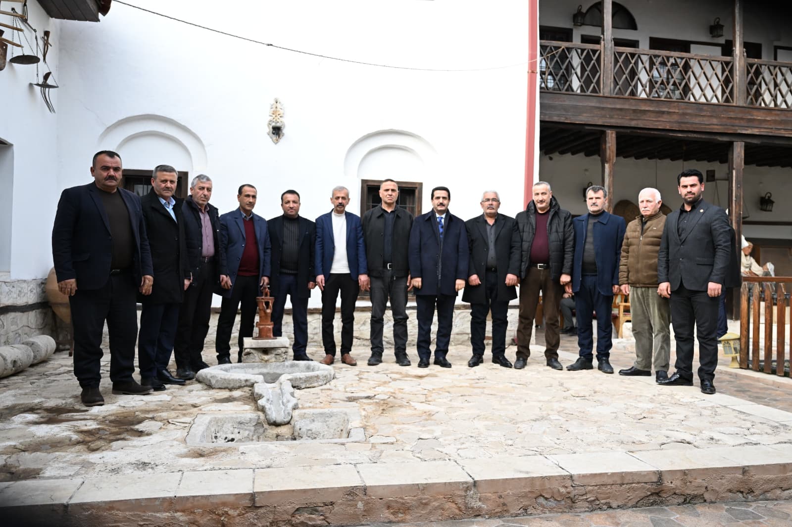 BAŞKAN TAŞKIN, ESKİ MALATYA MUHTARLARIYLA BULUŞTU