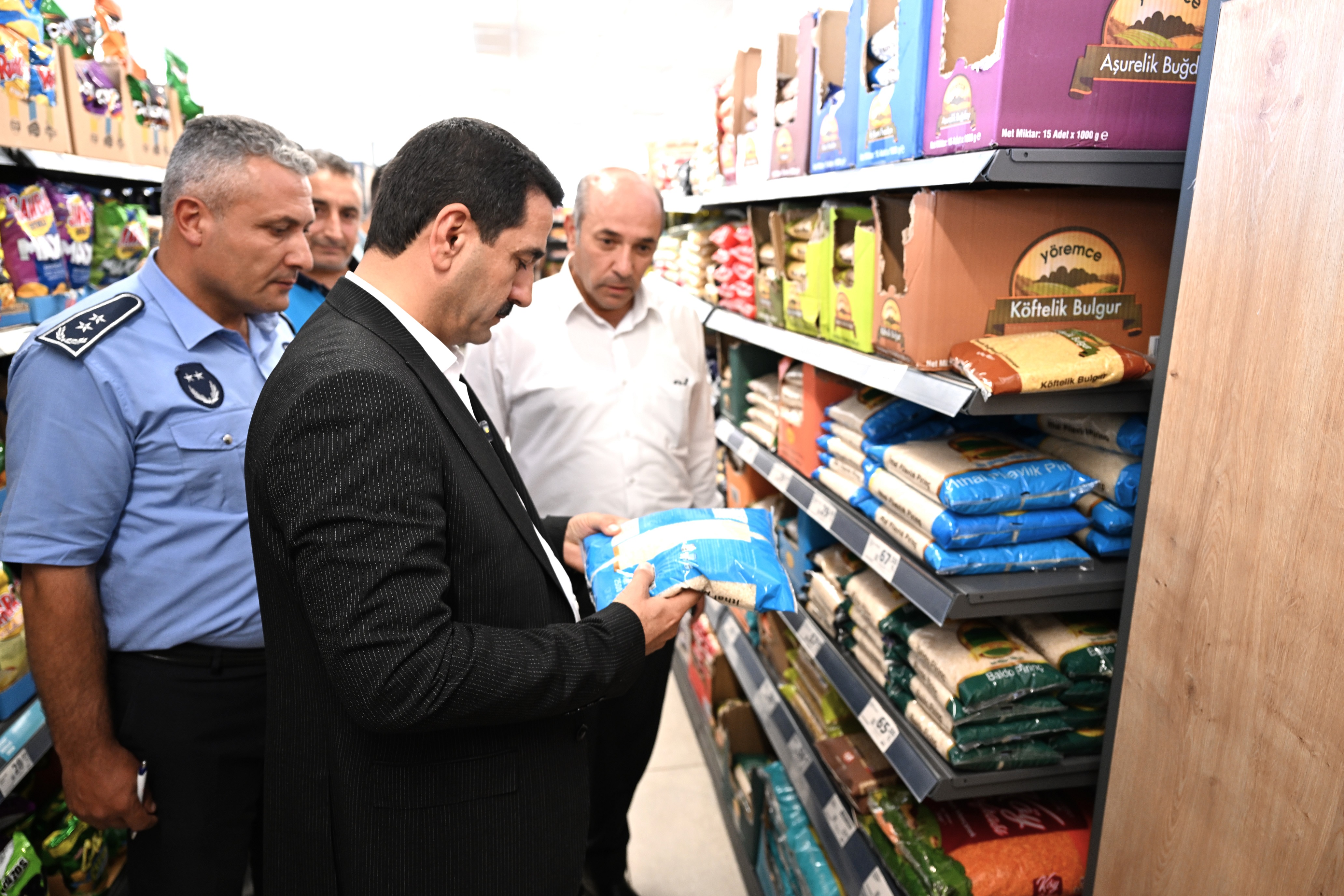 Başkan Taşkın Zabıta İle Birlikte Marketlerde Denetim Yaptı