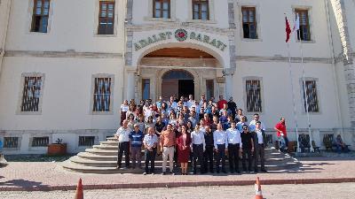 Başsavcı Öksüz'ü Çalışma Arkadaşları Yeni Görev Yerine Uğurladı