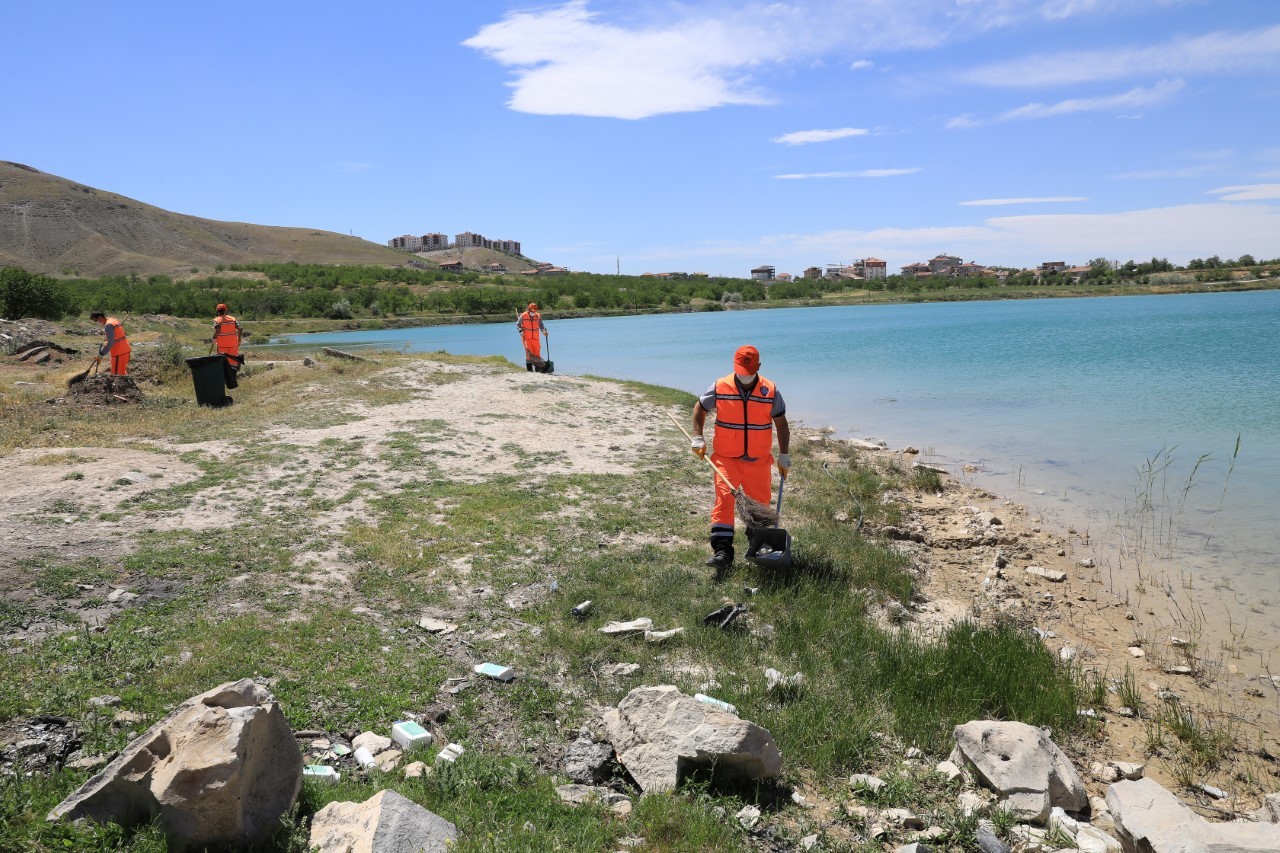 Battalgazi’deki göletler temizleniyor