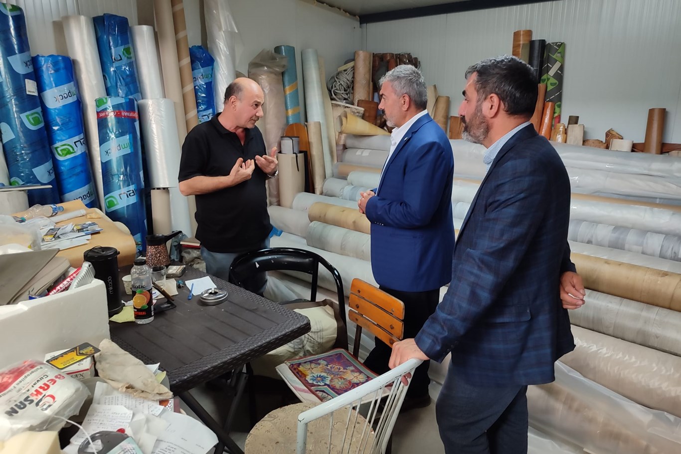 "Biz, seçimden sonra da sizin sorunlarınızı dinleyip yetkili mercilere iletmeyi görev biliyoruz"