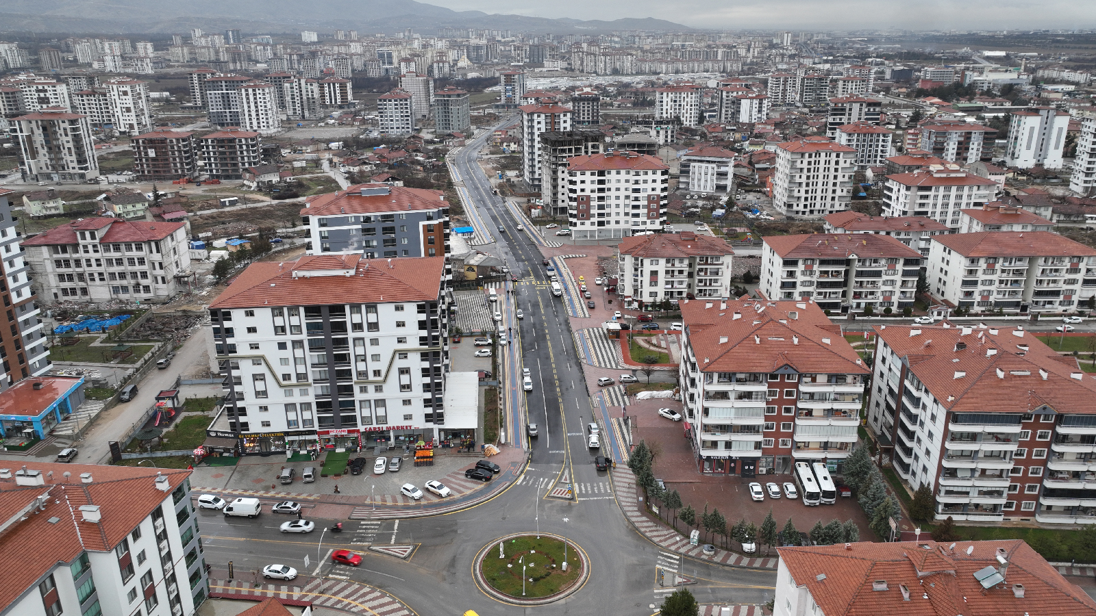 Büyükşehir Belediyesi Bin 717 Km Yol Asfaltladı