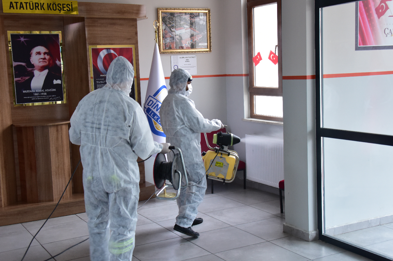 Büyükşehir Belediyesi Okulları Dezenfekte Ediyor