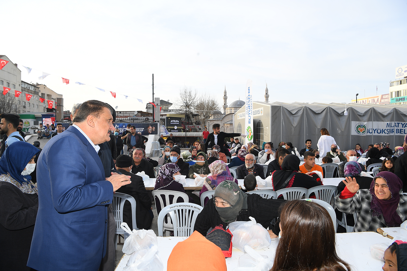 Büyükşehir Belediyesinden Günlük 5 Bin Kişiye İftar Yemeği