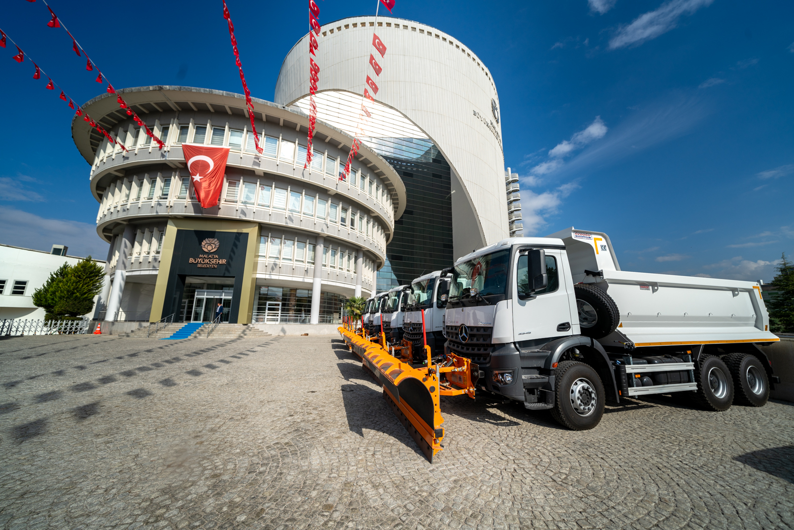 Büyükşehir Belediyesinin Araç Filosu Güçleniyor