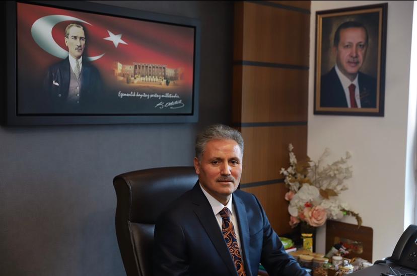 Çakır, "Bu özel gecelerin insanlığa barış ve dünyaya adalet getirmesini diliyorum"