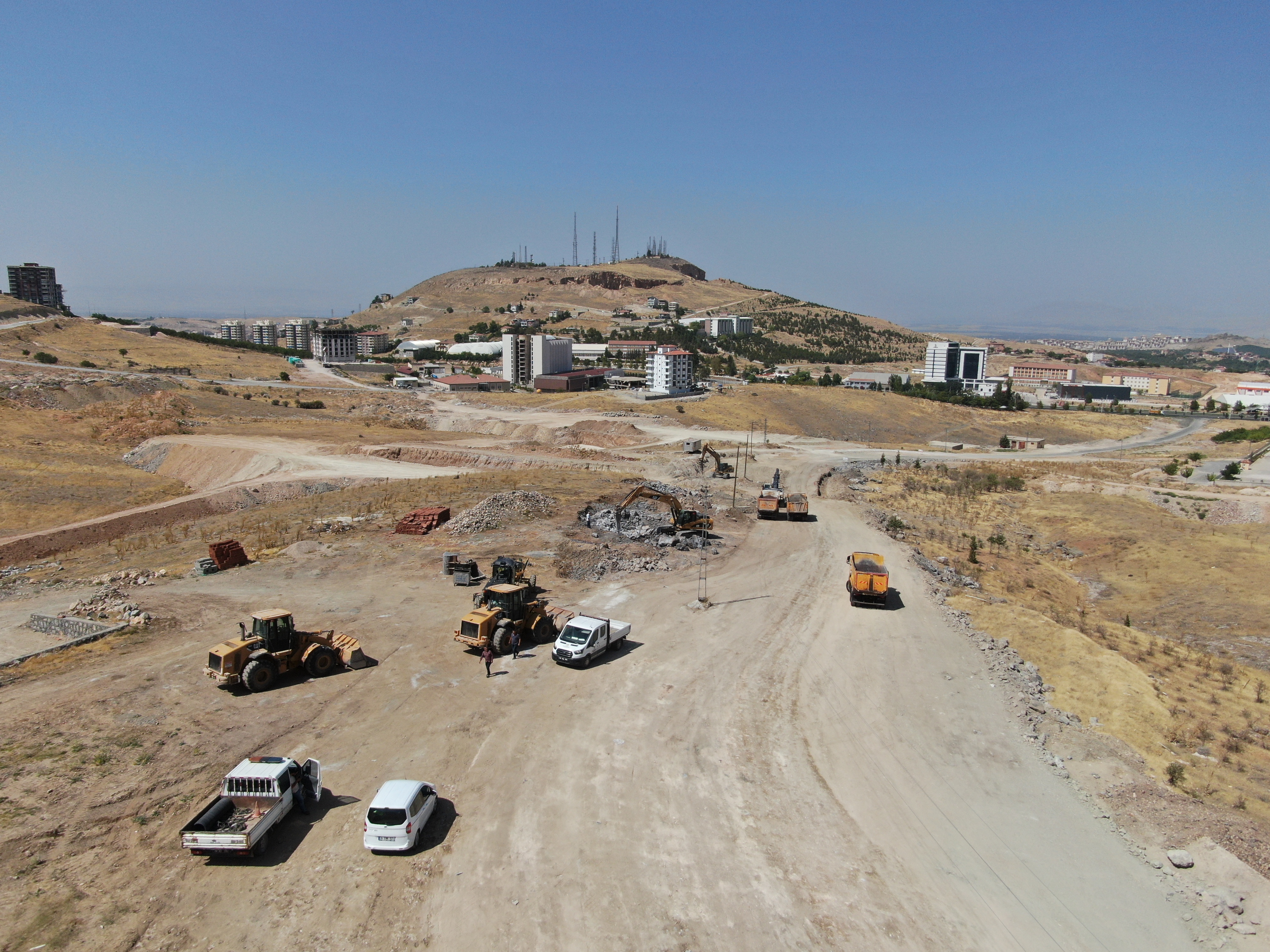 Çamurlu Mahallesinde Yol Çalışmaları Sürüyor