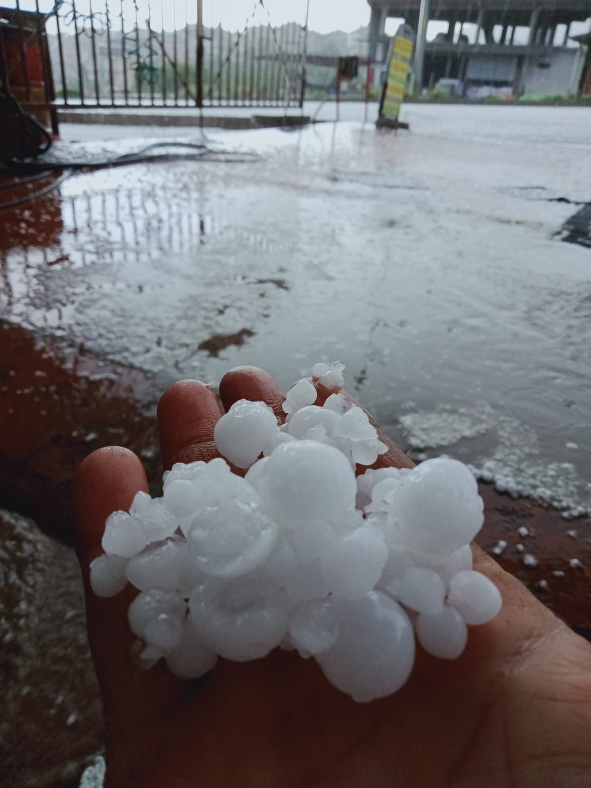 Ceviz Diyarını Ceviz Büyüklüğünde Dolu Vurdu