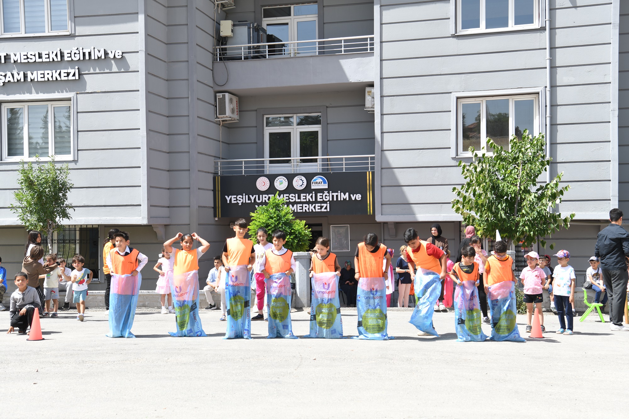 Çocuk Şenliği Renkli Anlara Sahne Oldu