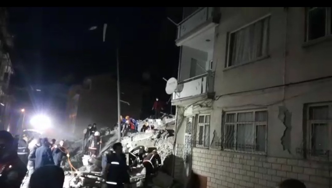 Çöken Binanın Altında Hayatını Kaybetti