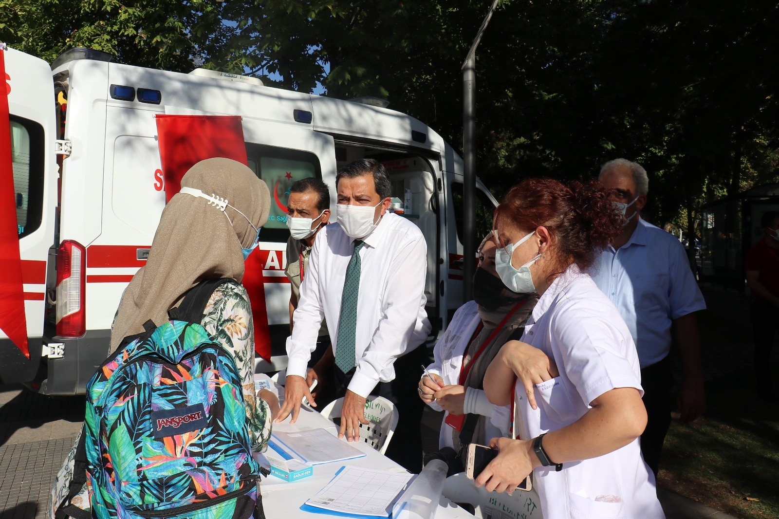 Covid-19’dan korunmanın yolu aşı olmaktan geçiyor