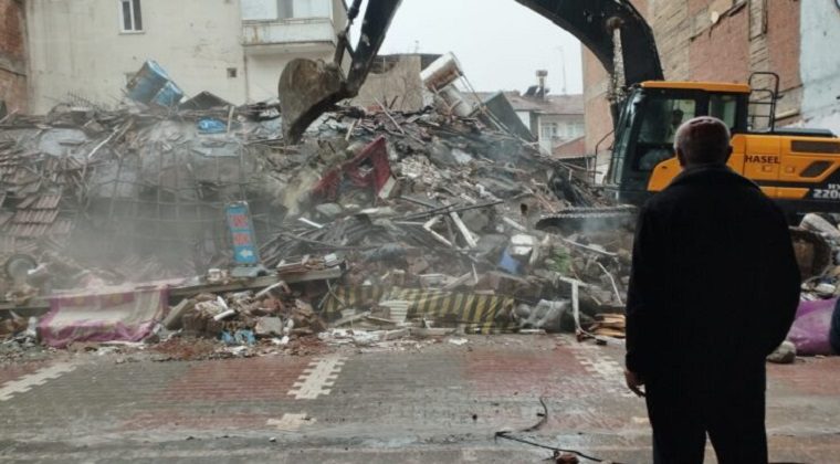 Deprem Haftası’nda Sert Mesaj: “Hamasi Nutuk Değil, Hesaplaşma Haftası Olmalı”