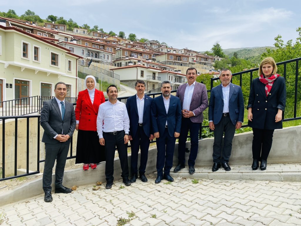 Deprem Yükünün Altından Ancak Erdoğan Kalkar