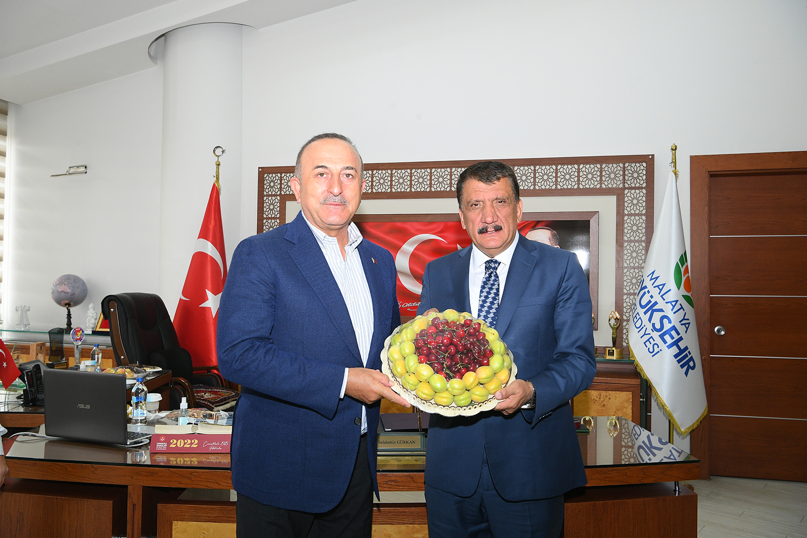 Dışişleri Bakanı Mevlüt Çavuşoğlu’ndan Başkan Gürkan’a Ziyaret