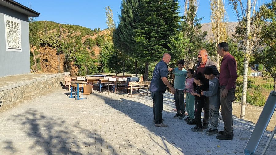 Doğanşehir Belediyesinden Okul Bahçesine Kilit Taşı Çalışması