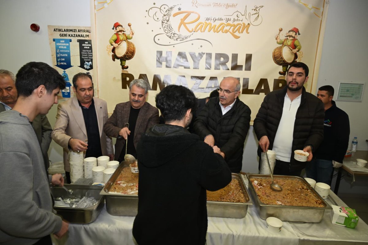 Battalgazi Erkek Öğrenci Yurdu’nu Ziyaret Eden Başkan Er:  “MALATYA’YI SPORLA, KÜLTÜRLE, SANATLA VE EĞİTİMLE BÜYÜTMEYE DEVAM EDECEĞİZ