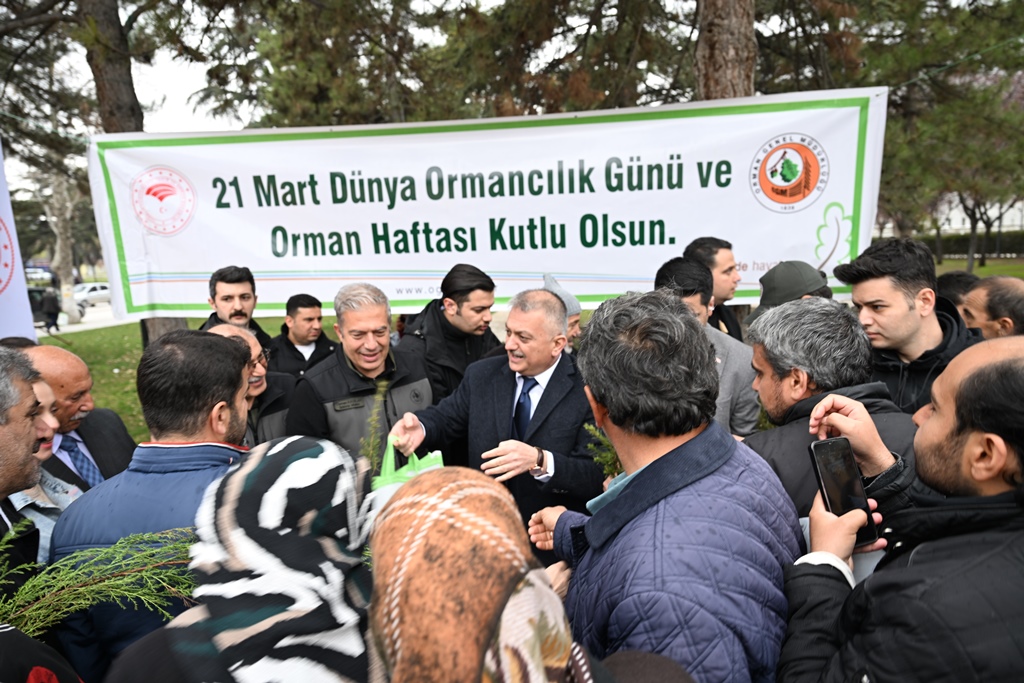 Dünya Ormancılık Günün'de Malatya'da Fidan Dağıtıldı