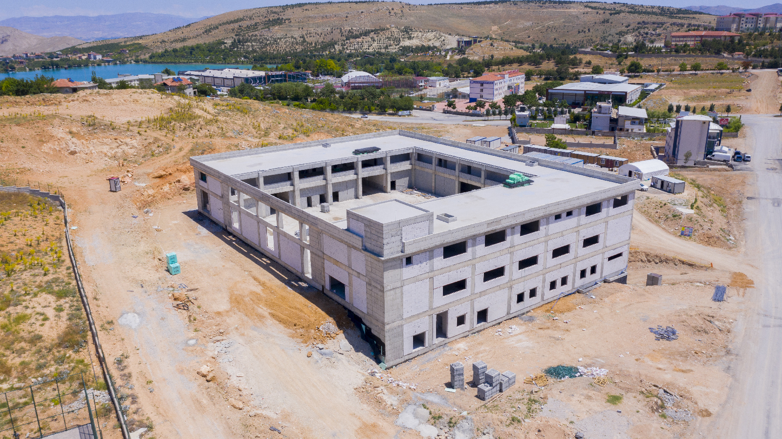 Ekmek ve Yemek Fabrikası İnşaatının Yüzde 60'ı Tamamlandı