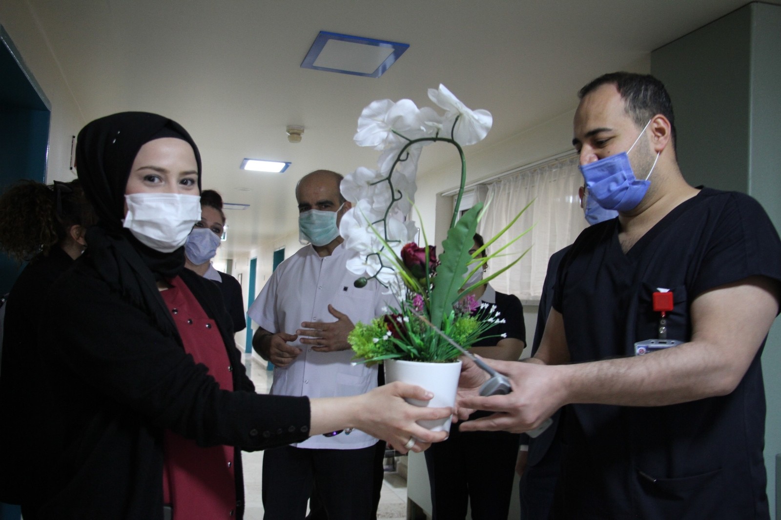 Elazığ’da hemşireler, günlerinde unutulmadı